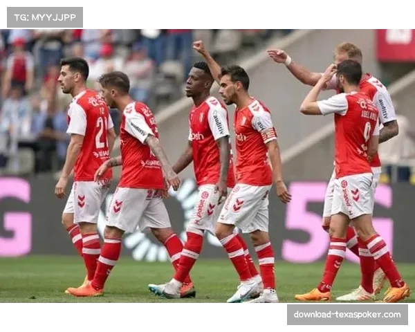 AI技术优化布阵助力，中小球队针对性反击战术削弱豪门优势